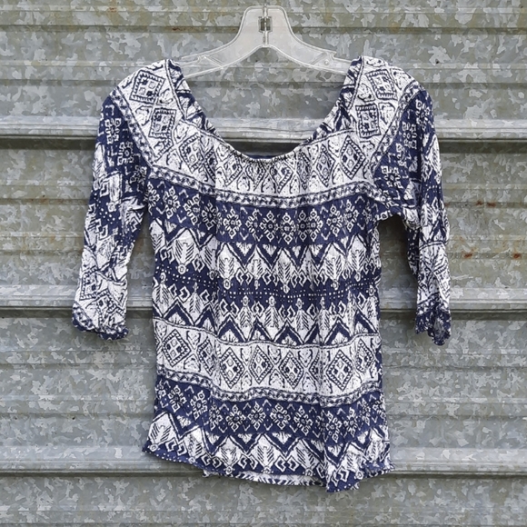Crinkled 3/4 Sleeve Blue Rain Blouse - Picture 10 of 11